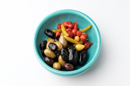 Греческие оливки и перцы