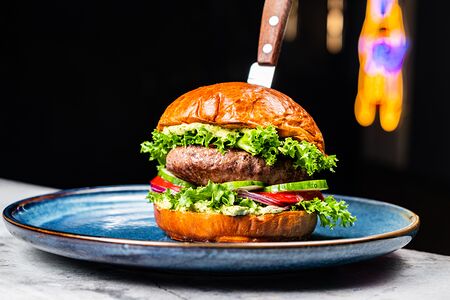 Бургер с творожным сыром