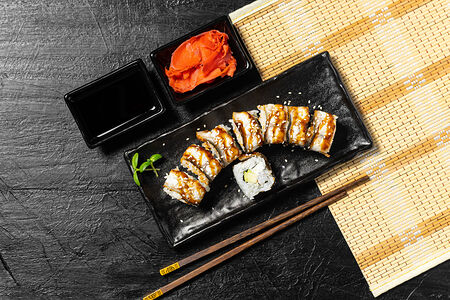 Ролл Канада с креветкой