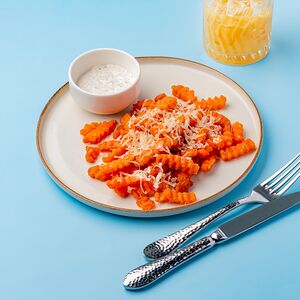 Жареный батат с трюфельной сметаной