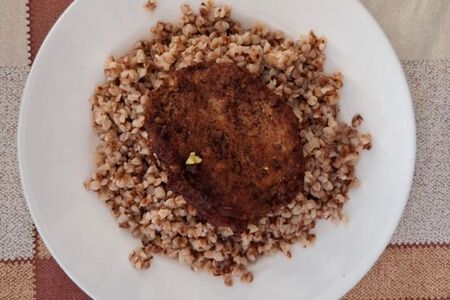 Гречка с говяжьими котлетами