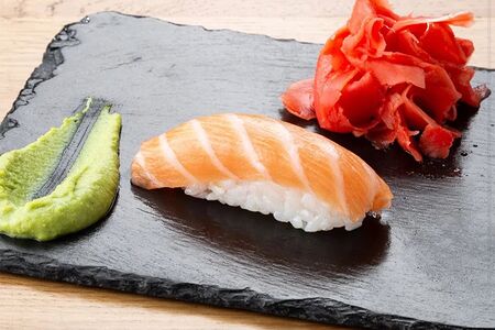 Суши Лосось