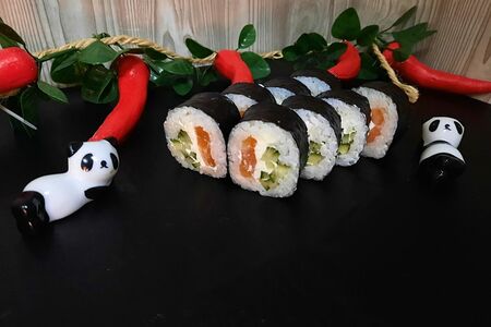 Чиз маки с лососем