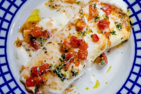 Омлет, краб, страчателла, томаты