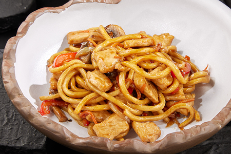 Удон со свининой