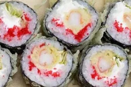 Теплый ролл с креветкой