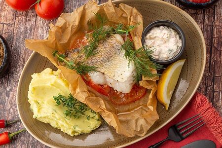 Судак запечённый с травами и овощами 