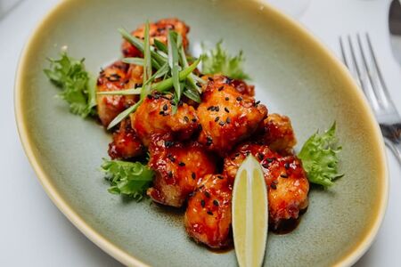 Грудка куриная в остром соусе