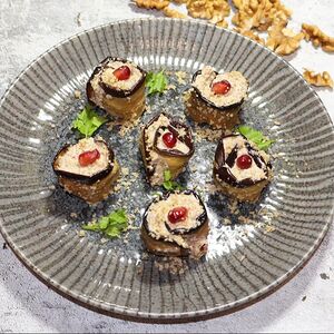 Рулетики из баклажанов с орехами
