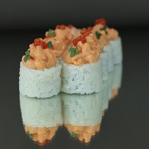 Пикантный ролл с гребешком