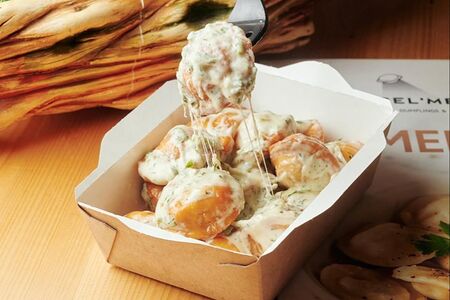 Жареные пельмени из говядины и баранины с плавленым сыром