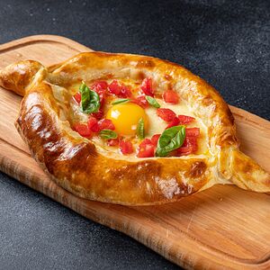 Хачапури Аджарули со сладким помидором и базиликом