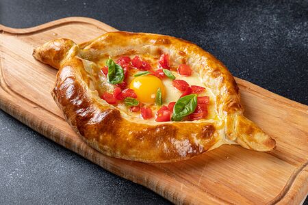 Хачапури Аджарули со сладким помидором и базиликом