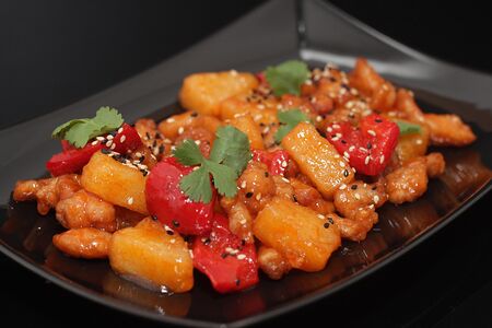 Свинина с ананасами