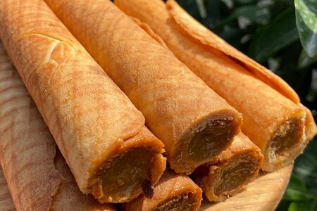 Вафельная трубочка со сгущенкой