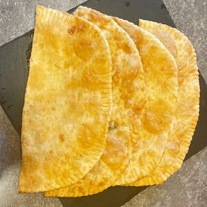 Чебурек Четыре сыра