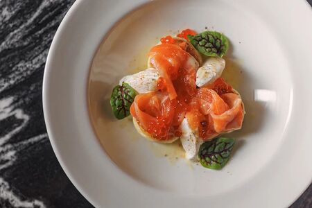 Сырники с лососем и красной икрой