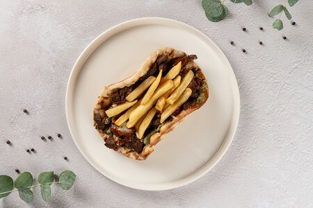 Гирос с рубленым бифштексом