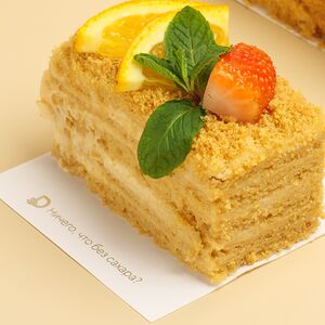 Пирожное Медовик