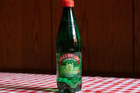 Минеральная вода Knjaz Milos сильногазированная