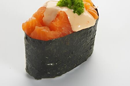 Суши острый с лососем