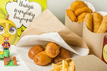 Оливка-Бокс с сырными палочками для девочки