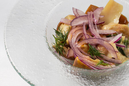 Грибы белые маринованные