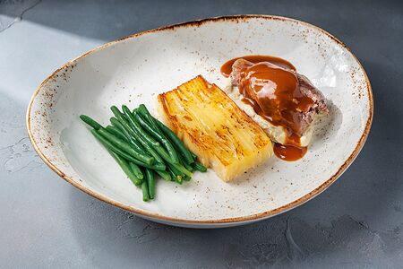 Голень баранины с картофельным гратеном