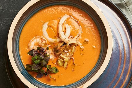 Суп томатный с морепродуктами 