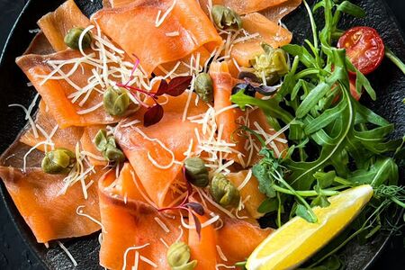 Нарезка из лосося