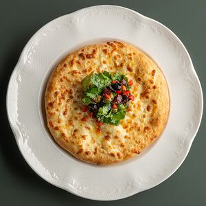 Сырный пирог с сальсой