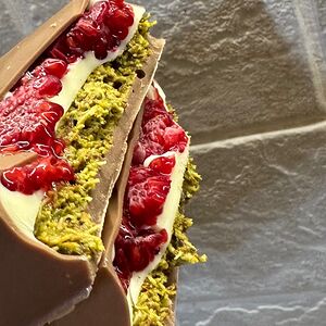 Дубайский шоколад с малиной