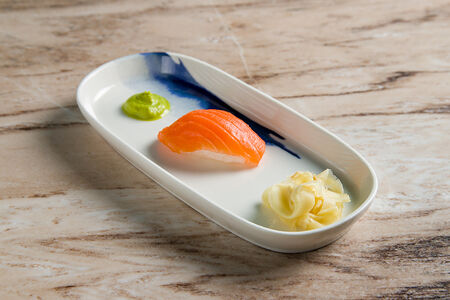 Суши Лосось