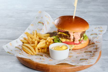 Бургер от шефа с двойной котлетой