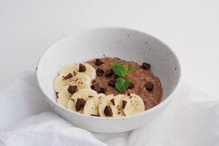 Шоколадная каша с бананом