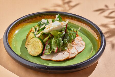 Салат с индейкой и цукини