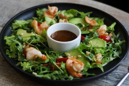 Салат с креветками