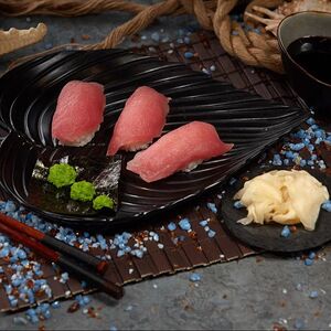 Суши с тунцом 