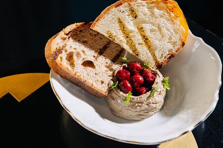 Паштет из утиной печени с марсалой 