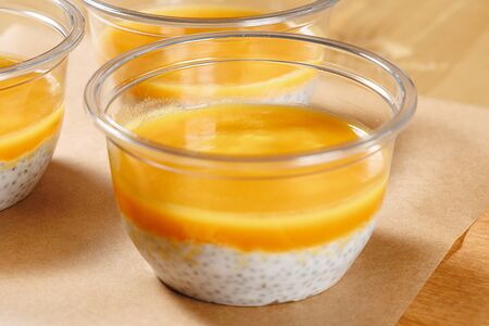 Чиа-пудинг с манго