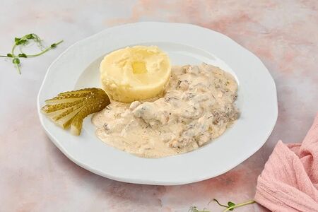 Бефстроганов с пюре