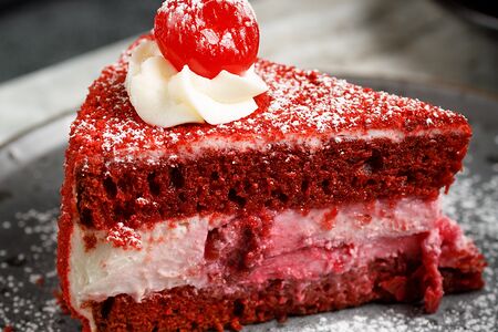 Красный бархат с вишней