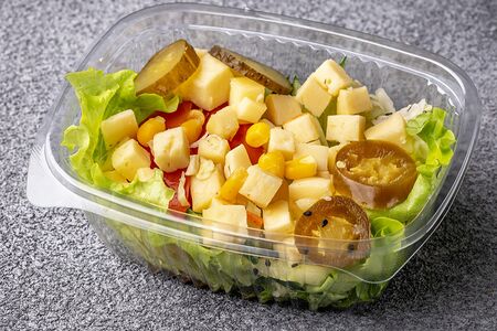 Салат с сыром