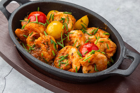 Тигровые креветки с томатами