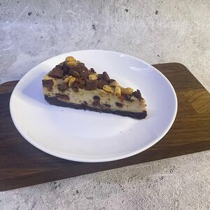 Чизкейк Snickers