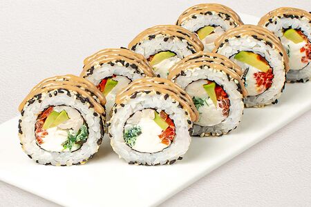 Ролл Цыпленок Чука с ореховым соусом