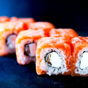 Холодный ролл Филадельфия с угрем