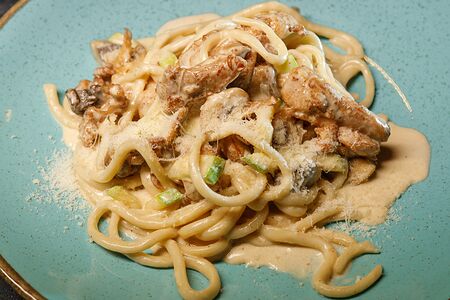 Сливочный лагман с курицей