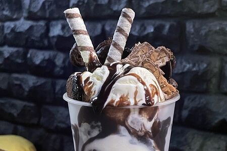 Гонконгская бабл вафля Мега сникерс