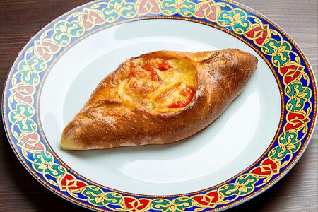 Лодочка с сыром и помидорами черри